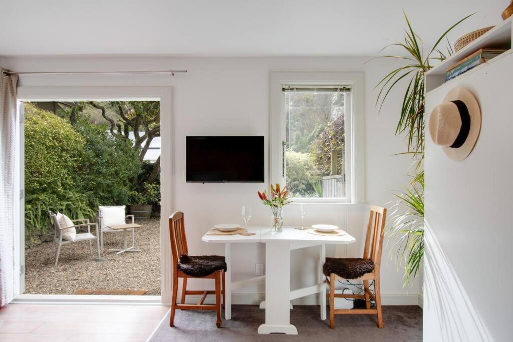 Tiny Home Big Vibes In Central Napier Exterior foto